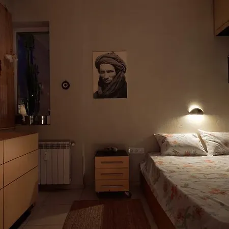 Funky Flat In Top Center Apartment *